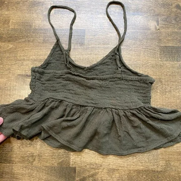 Aeropostale Women’s Smocked Cropped Babydoll Tank Top Size XS – Army Green - Picture 2 of 5